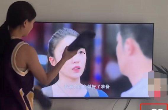 电影国产小三在线播放,情感漩涡中的爱恨纠葛